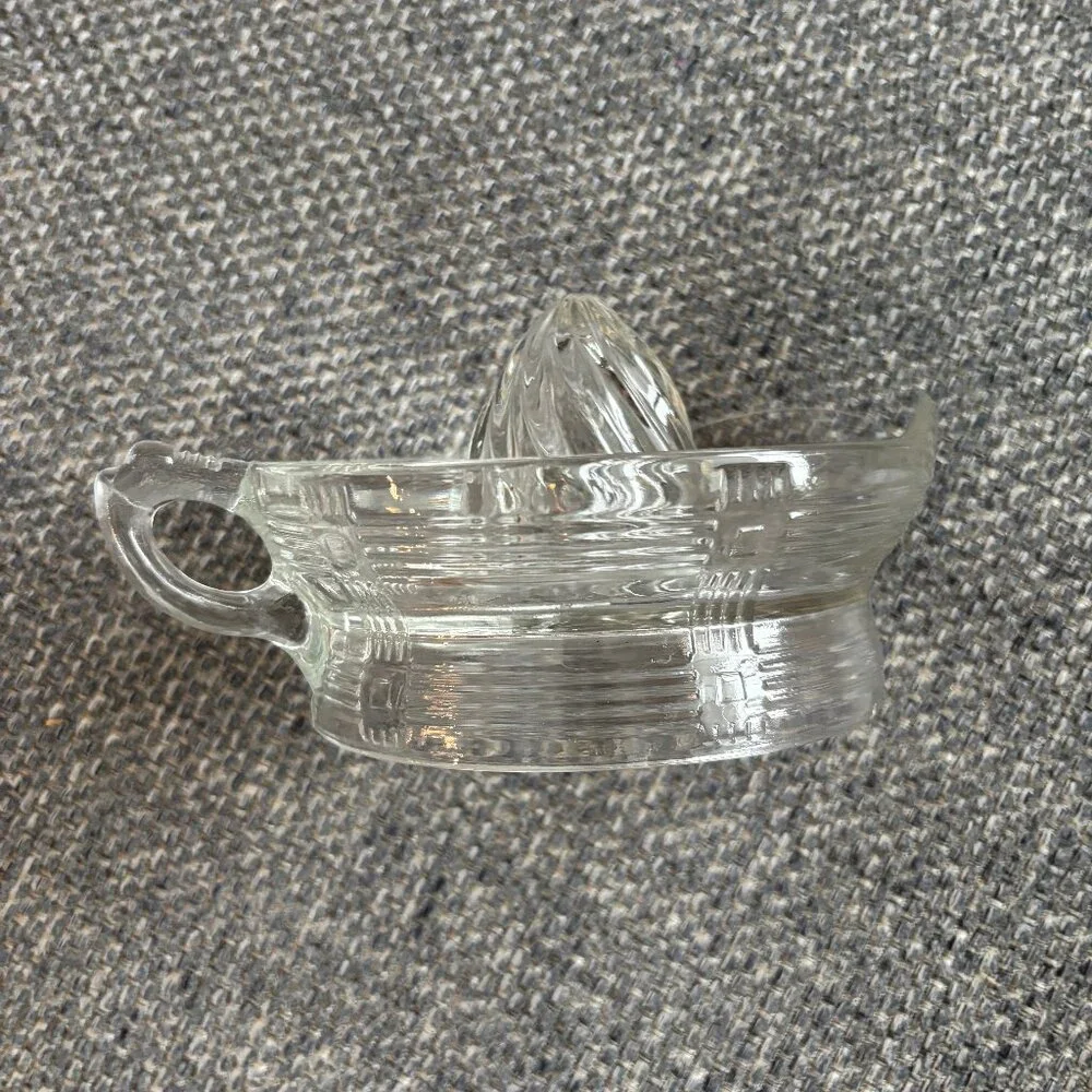 Vintage Hazel-Atlas Crisscross Citrus Reamer Patterned Glass Juicer 5.5 Inch
